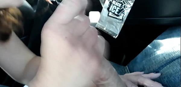  Slut gives head in car